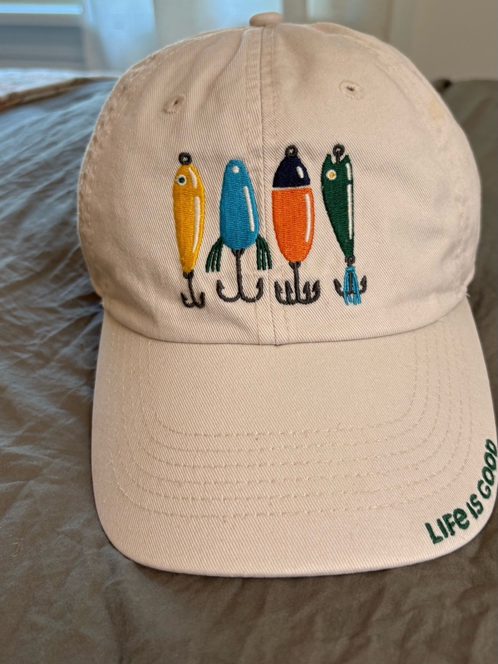 Life Is Good Diversified Portfolio Fishing Chill Cap. OS.